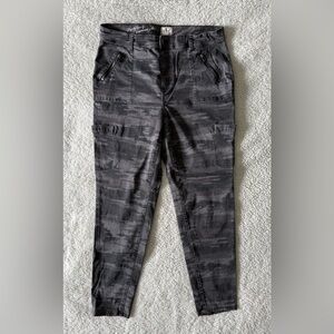 d/C Jeans Slightly Curvy, blue / grey camo, cargo style, size 16